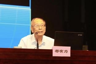 记者：安切洛蒂让儿子负责训练工作，他本人挑选首发阵容